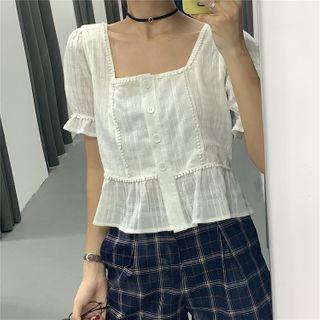 Square-neck Short-sleeve Top / Plaid Shorts