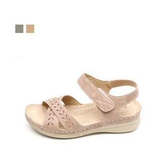Self-fastener Perforated Sandals