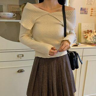 Off-shoulder Collared Rib Knit Top