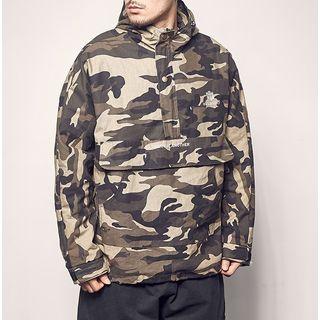 Button-detail Camo Hoodie