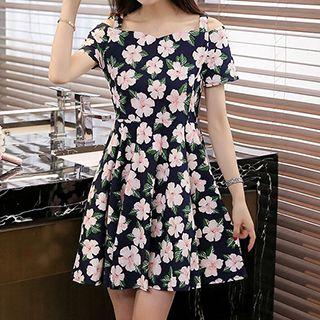 Dotted Short-sleeve Pleated Dress