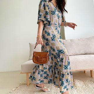 Flutter-sleeve Maxi Pattern Dress