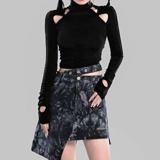 Long-sleeve Cutout-front Cropped Top