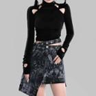 Long-sleeve Cutout-front Cropped Top