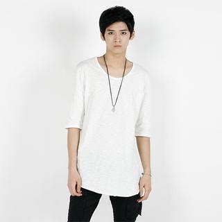 3/4-sleeve Round-neck T-shirt