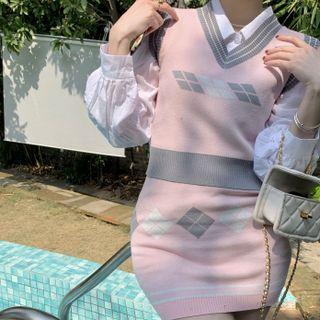 Set: V-neck Argyle Sweater Vest + Knit Mini Pencil Skirt