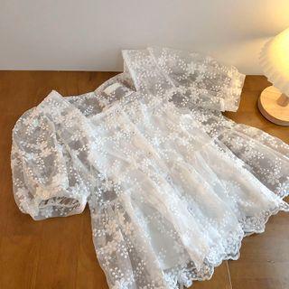 Set:short-sleeve Square-neck Lace Top + Camisole Top