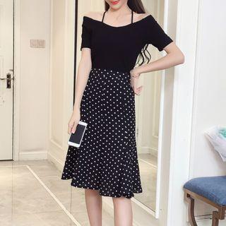 Set: Off-shoulder Short-sleeve T-shirt + Dotted A-line Skirt