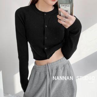 Slim-fit Button-down Crop Knit Top