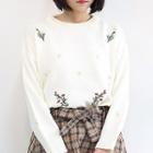 Crew-neck Floral-embroidered Sweater