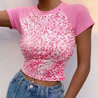 Raglan-sleeve Leopard Heart Print Crop Top