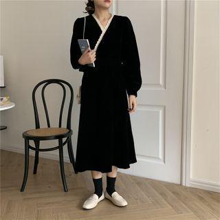 Long-sleeve V-neck Contrast Trim Velvet Dress Black - One Size