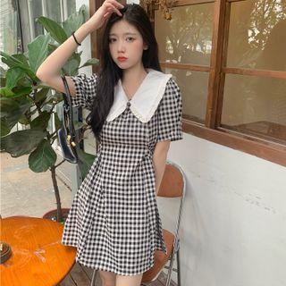 Puff-sleeve Plaid Collared A-line Dress