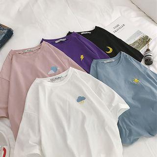 Elbow-sleeve Weather Motif Embroidered T-shirt