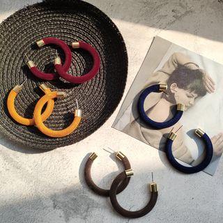Flannel Open Hoop Earring
