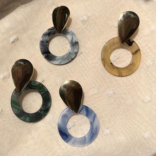 Metal Droplet & Resin Hoop Dangle Earring