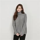 Turtle-neck Patterned Knit Top