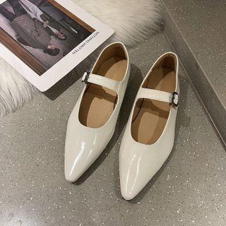 Pointy-toe Mary Jane Shoes