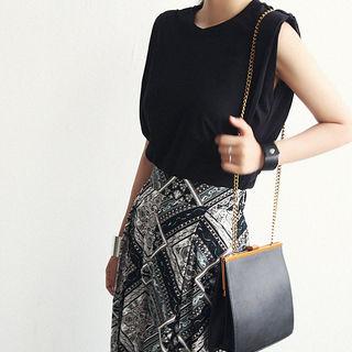 Round-neck Padded-shoulder Sleeveless Top