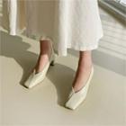 Square-toe Mid-heel Pumps