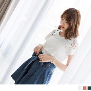 V-neck Lace Panel Short Sleeve Top