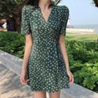 Floral V-neck Slim-fit Short-sleeve A-line Dress