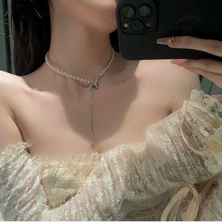 Butterfly Faux Pearl Alloy Choker 1pc - Gold & White - One Size
