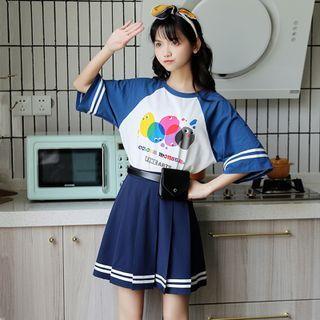 Elbow-sleeve Print Raglan T-shirt / Pleated Mini A-line Skirt / Set