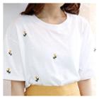 Drop-shoulder Floral-embroidered T-shirt