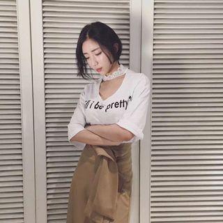 Lettering Lace Trim Elbow Sleeve T-shirt