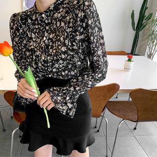 Pintuck Frill-trim Floral Blouse