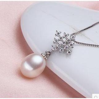 Freshwater Pearl Pendant With Sterling Silver Necklace