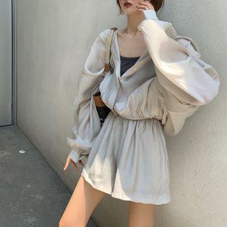 Long Sleeve Hooded Crop Jacket / Wide Leg Shorts