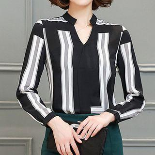 Patterned Split-neck Chiffon Blouse