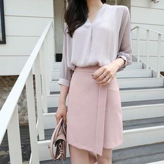 V-neck Balloon-sleeve Chiffon Blouse