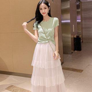 Plain Short-sleeve T-shirt / Midi A-line Skirt / Set