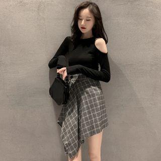 Cold-shoulder Long-sleeve T-shirt / Plaid A-line Skirt / Set