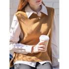 Dip-back Button-side Vest