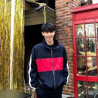 Letter-printed Color-block Windbreakers