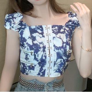 Puff-sleeve Floral Print Blouse / Studded Distressed Denim Shorts