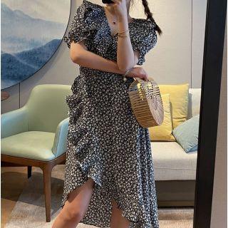Puff-sleeve Ruffled Floral Print Midi A-line Dress Floral - Black & White - One Size