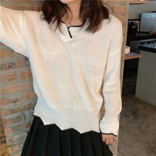 V-neck Wave Side Sweater