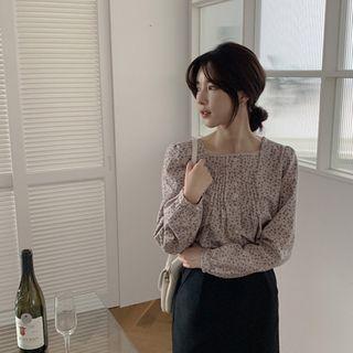 Square-neck Pintuck-trim Floral Blouse