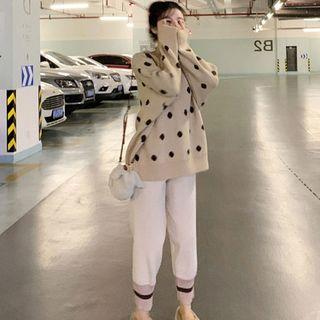 Set: Dotted Sweater + Straight-cut Knit Pants