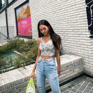 Spaghetti-strap Pattern Cropped Top