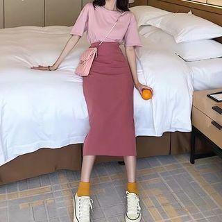 Elbow-sleeve Plain T-shirt / Midi A-line Skirt / Set