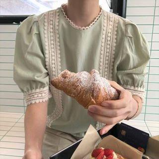 Short-sleeve Perforated Trim Blouse
