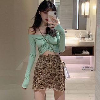 Off-shoulder Shirred Cropped Top / Asymmetric Leopard Print A-line Skirt