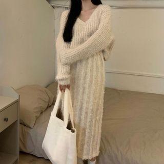 V-neck Sweater / Knit Midi A-line Skirt