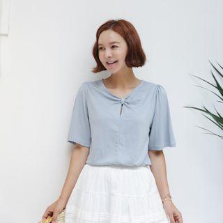 Shirred-shoulder Knotted T-shirt